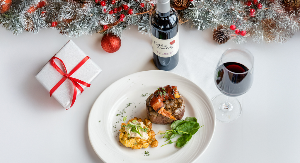 <strong>5 Reasons to Host Your Company Christmas Party at Eddie Merlot’s</strong>